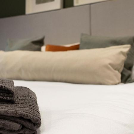 Luxe Courtyard Apartment For 4 Near Exeter City Centre Esterno foto